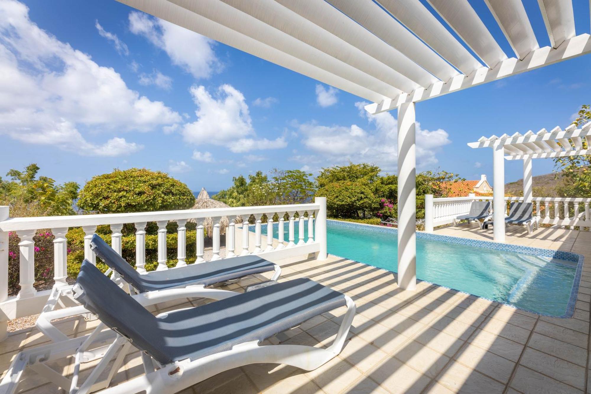 Coral Estate Holidays Willibrordus Room photo