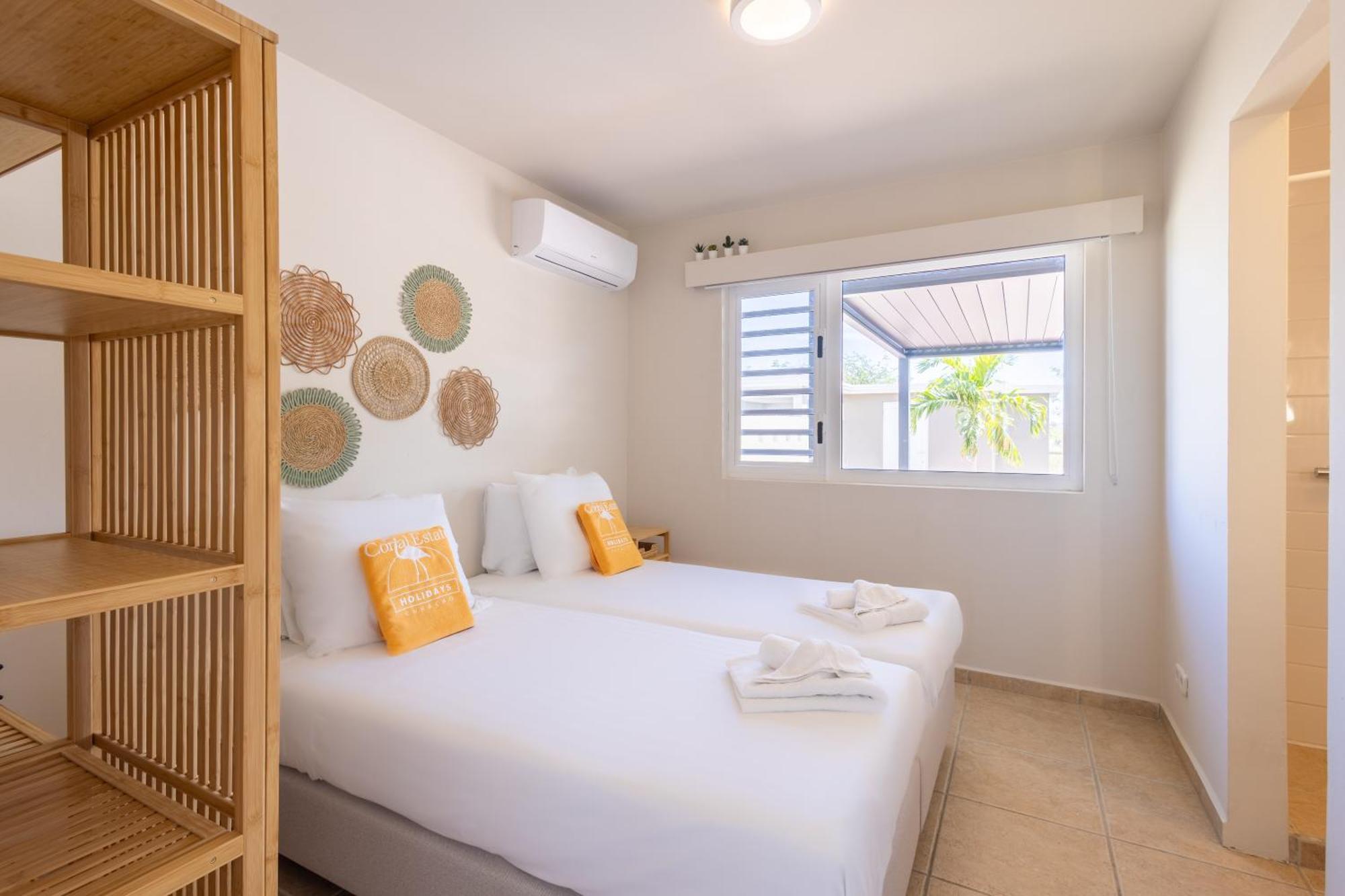 Coral Estate Holidays Willibrordus Room photo