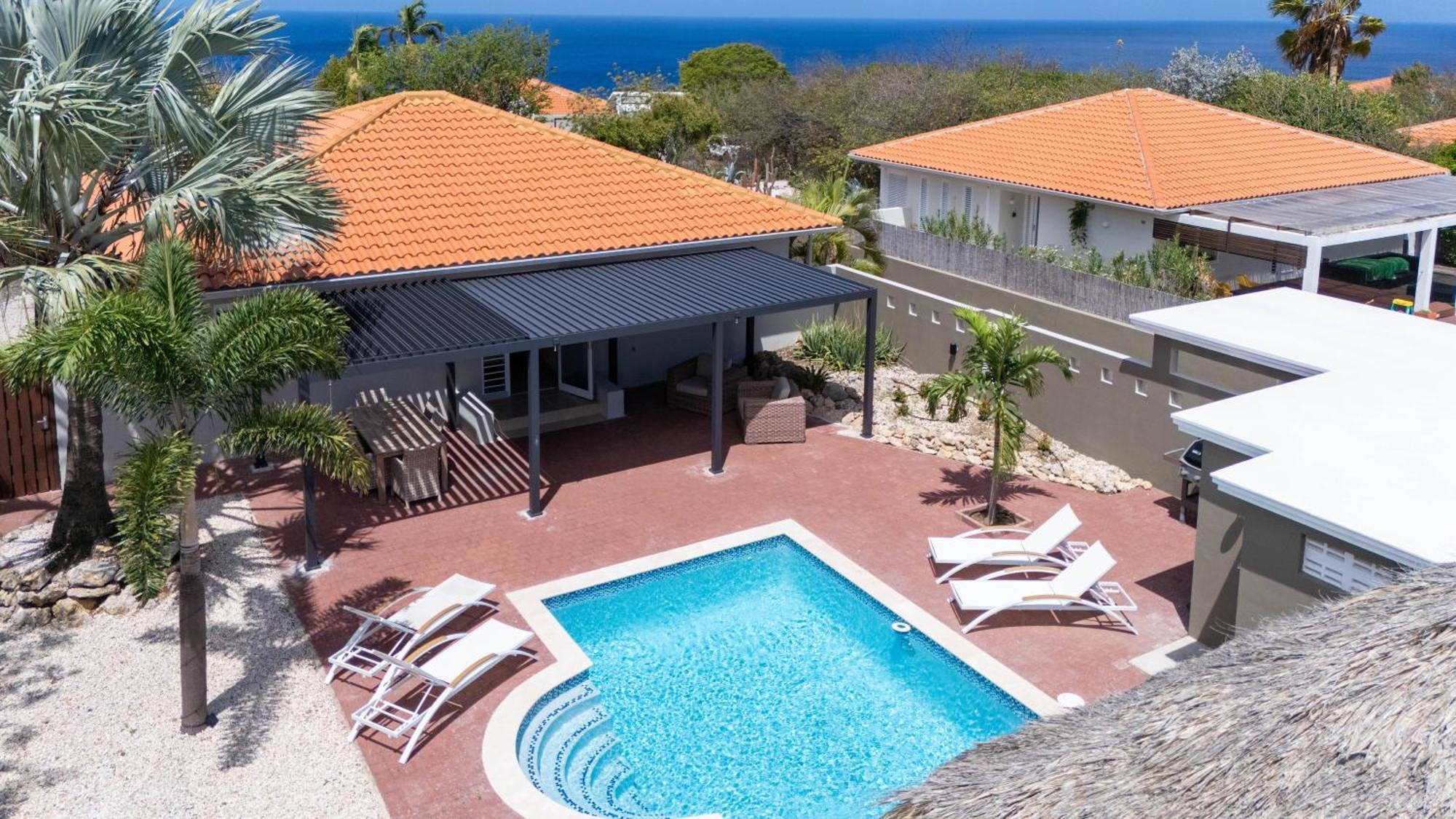 Coral Estate Holidays Willibrordus Room photo